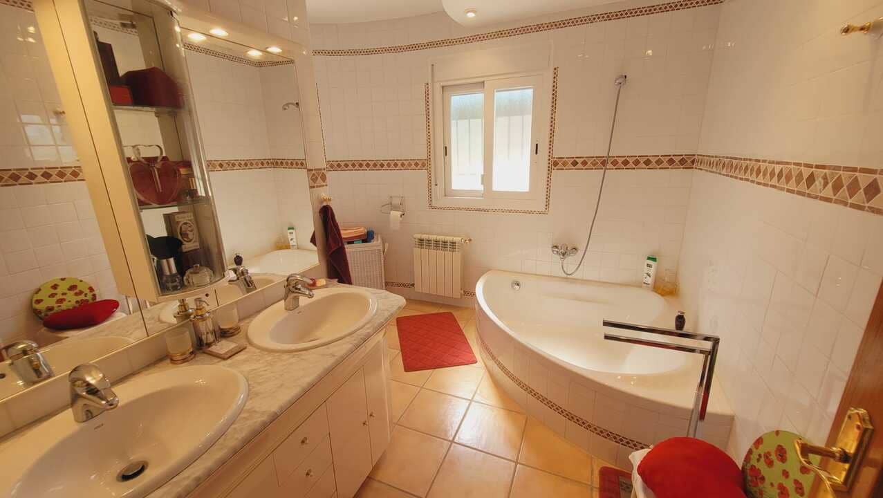 2 sovrum Villa till salu i Alfaz del Pi / L'Alfas del Pi med pool garage - 530 000 € (Ref: 9417949)