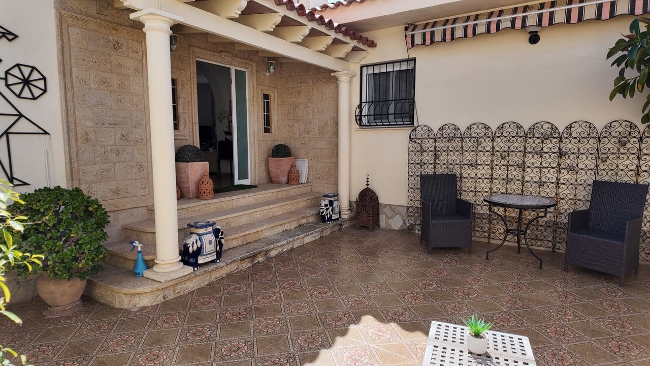 2 sovrum Villa till salu i Alfaz del Pi / L'Alfas del Pi med pool garage - 530 000 € (Ref: 9417949)