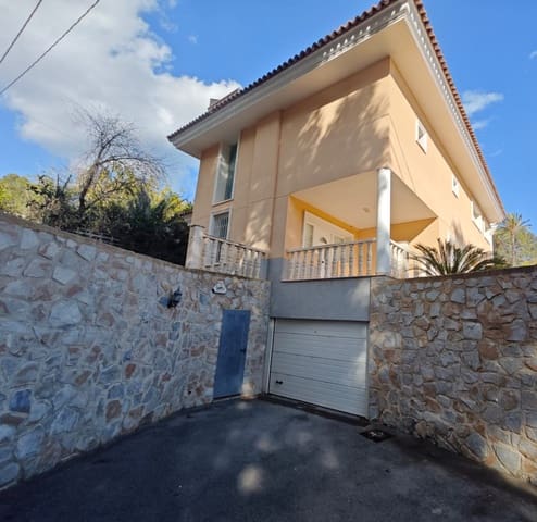 3 sypialnia Willa na sprzedaż w Altea z basenem garażem - 690 000 € (Ref: 9417950)