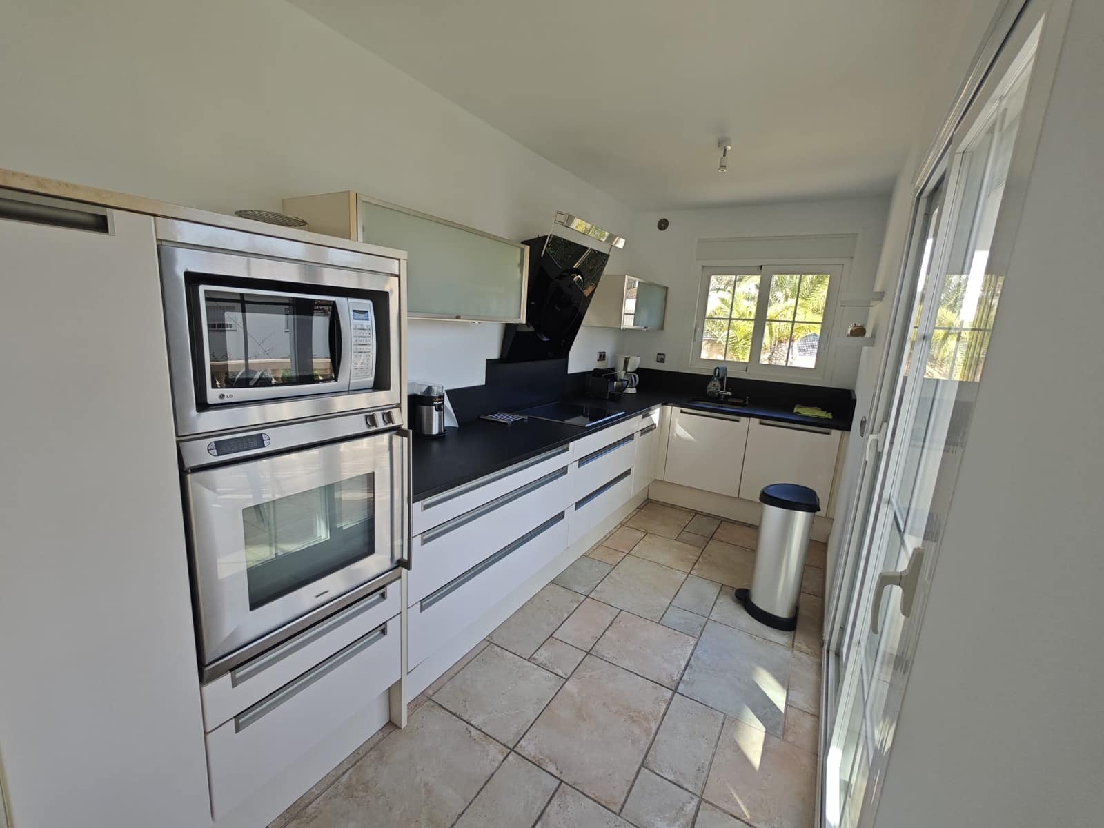 3 sypialnia Willa na sprzedaż w Altea z basenem garażem - 690 000 € (Ref: 9417950)