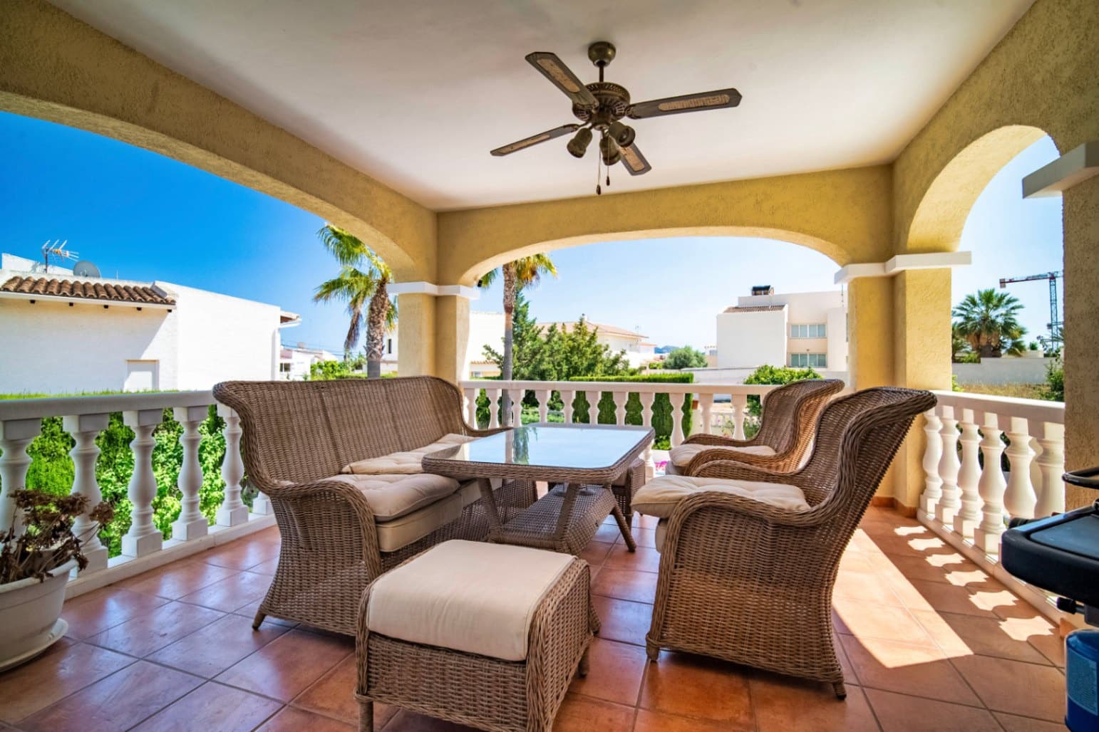 3 bedroom Villa for sale in La Nucia with pool garage - € 870,000 (Ref: 9417952)