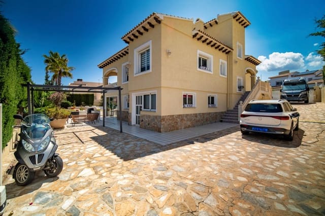 3 bedroom Villa for sale in La Nucia with pool garage - € 870,000 (Ref: 9417952)