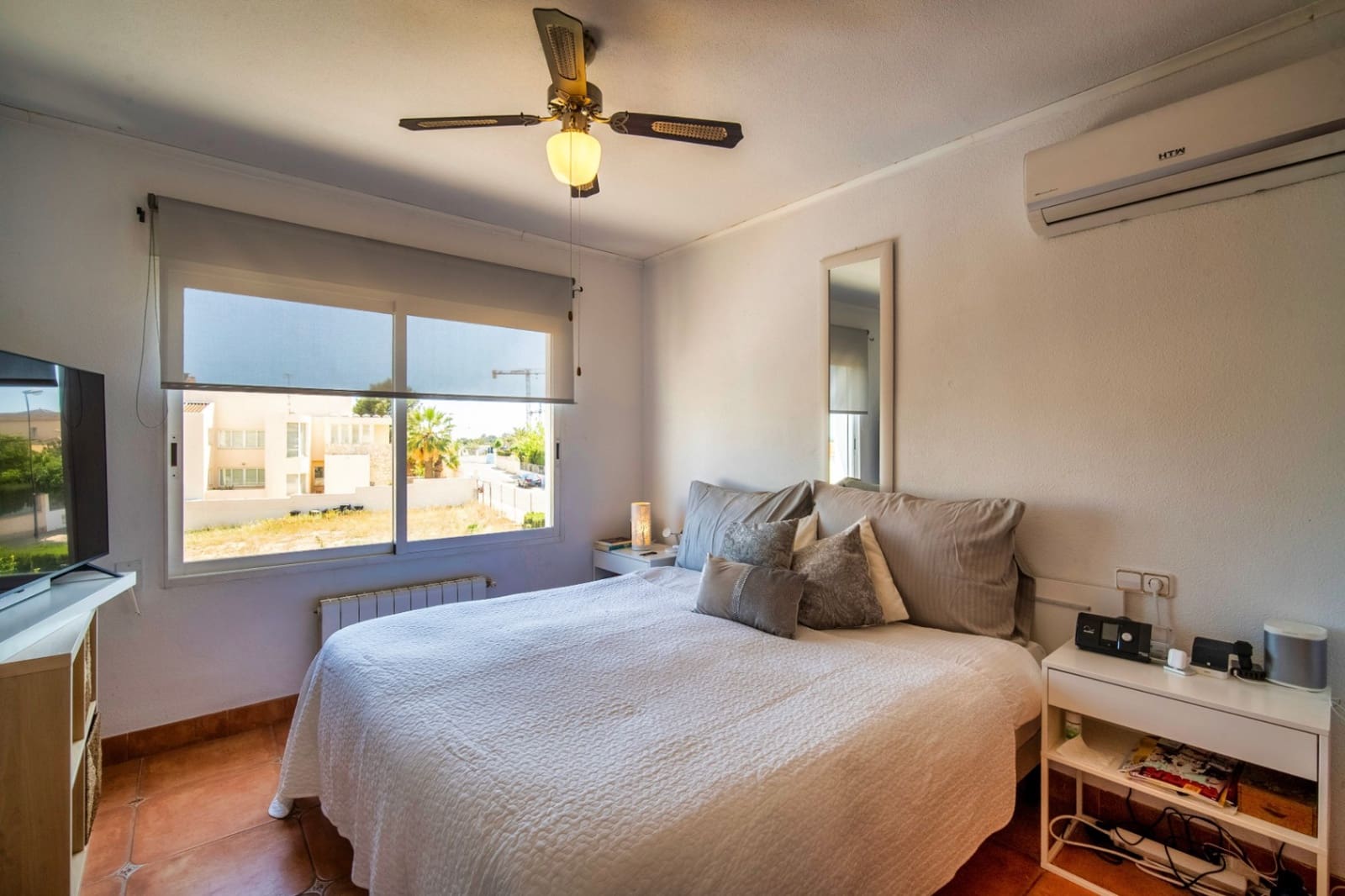 3 bedroom Villa for sale in La Nucia with pool garage - € 870,000 (Ref: 9417952)