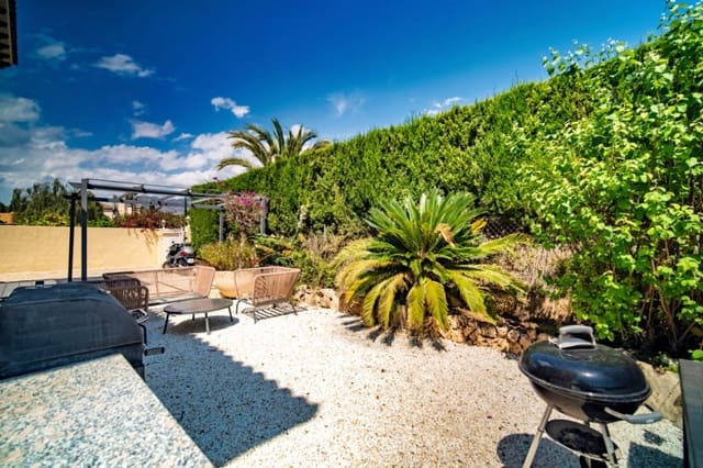 3 bedroom Villa for sale in La Nucia with pool garage - € 870,000 (Ref: 9417952)