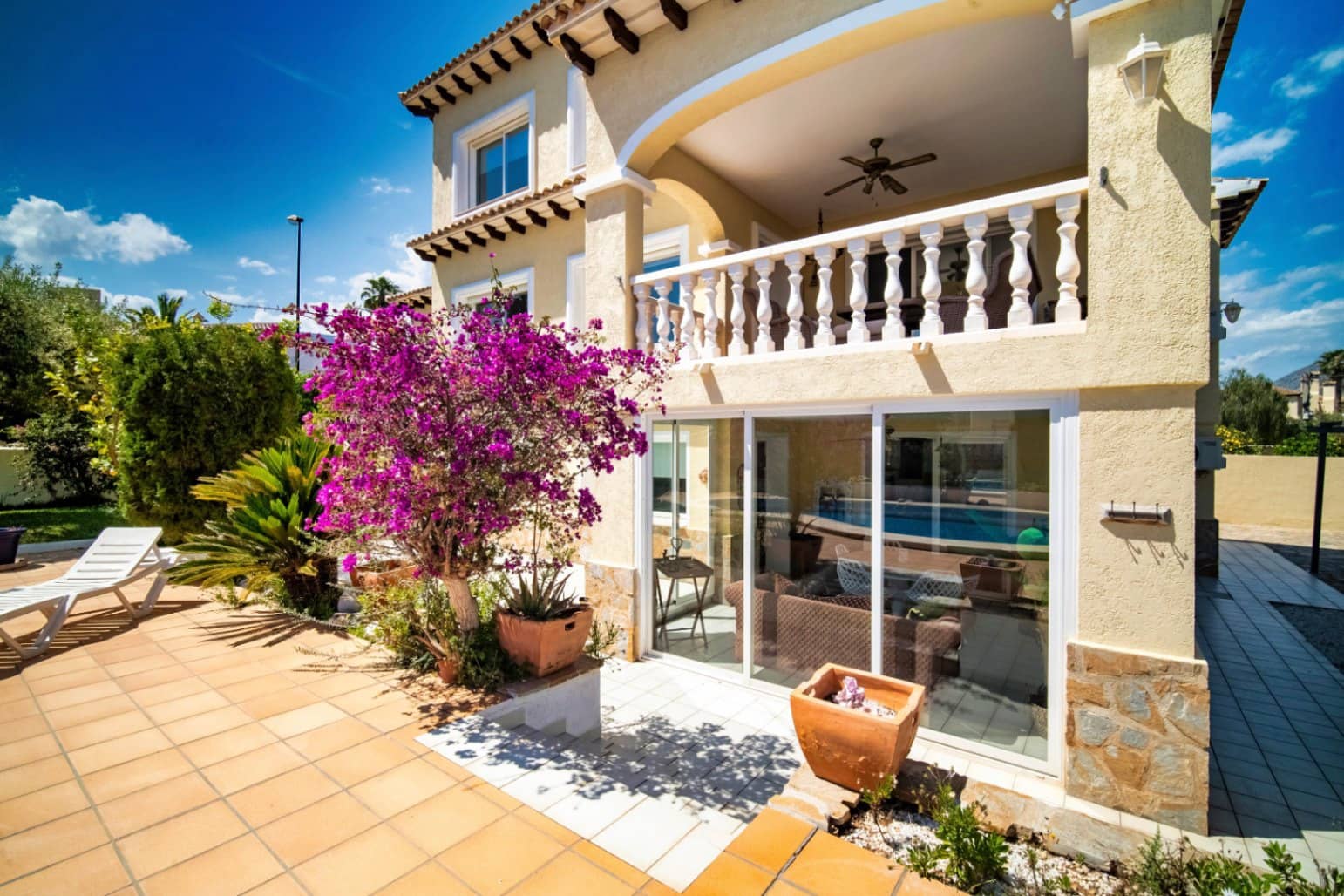 3 bedroom Villa for sale in La Nucia with pool garage - € 870,000 (Ref: 9417952)