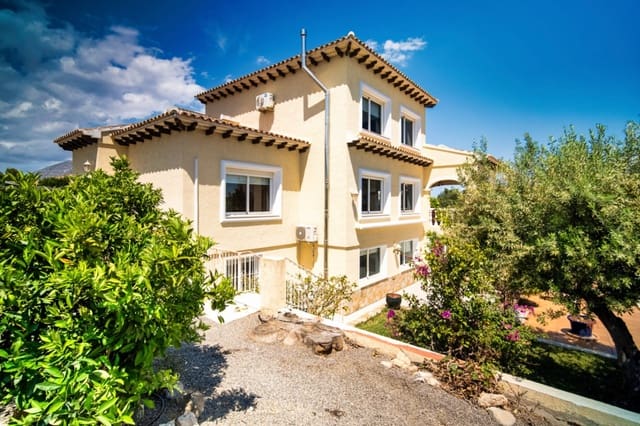 3 bedroom Villa for sale in La Nucia with pool garage - € 870,000 (Ref: 9417952)