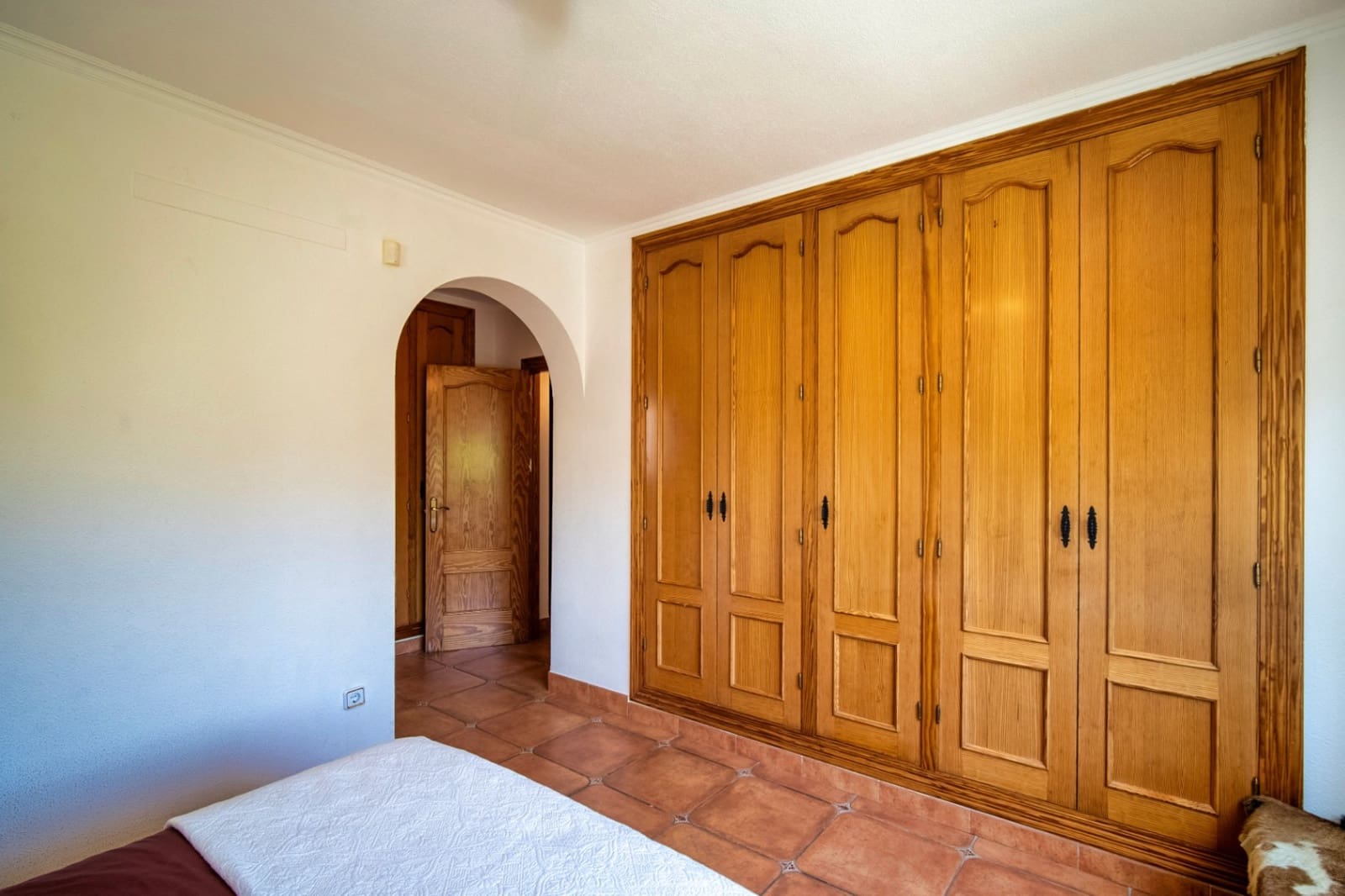 3 bedroom Villa for sale in La Nucia with pool garage - € 870,000 (Ref: 9417952)