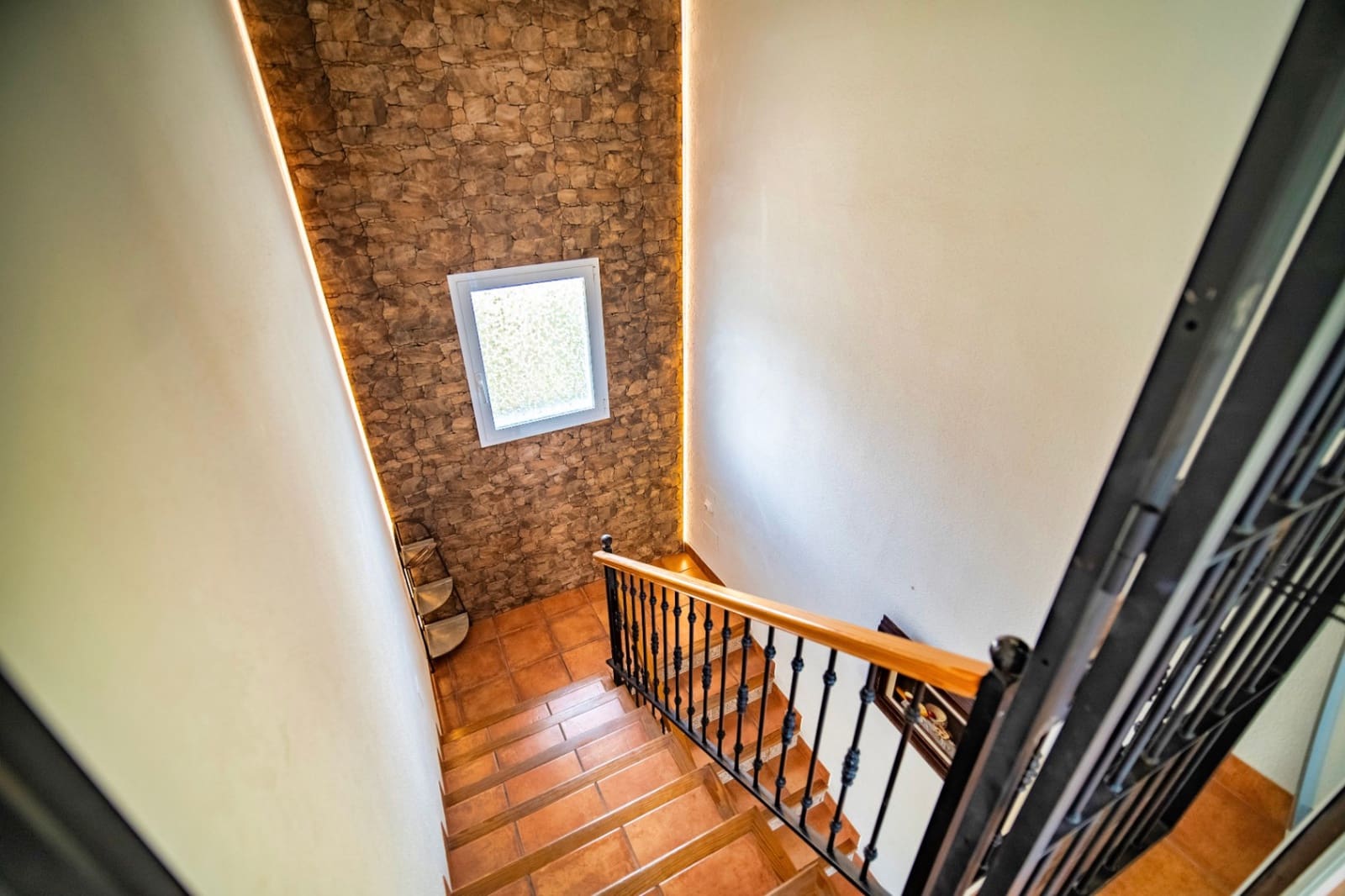 3 bedroom Villa for sale in La Nucia with pool garage - € 870,000 (Ref: 9417952)