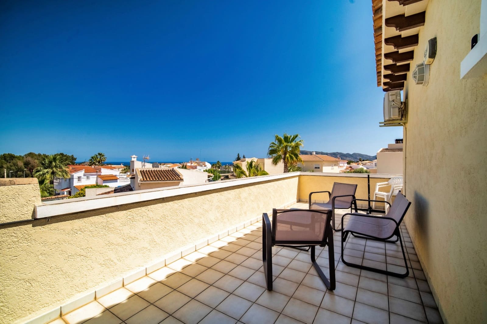 3 bedroom Villa for sale in La Nucia with pool garage - € 870,000 (Ref: 9417952)