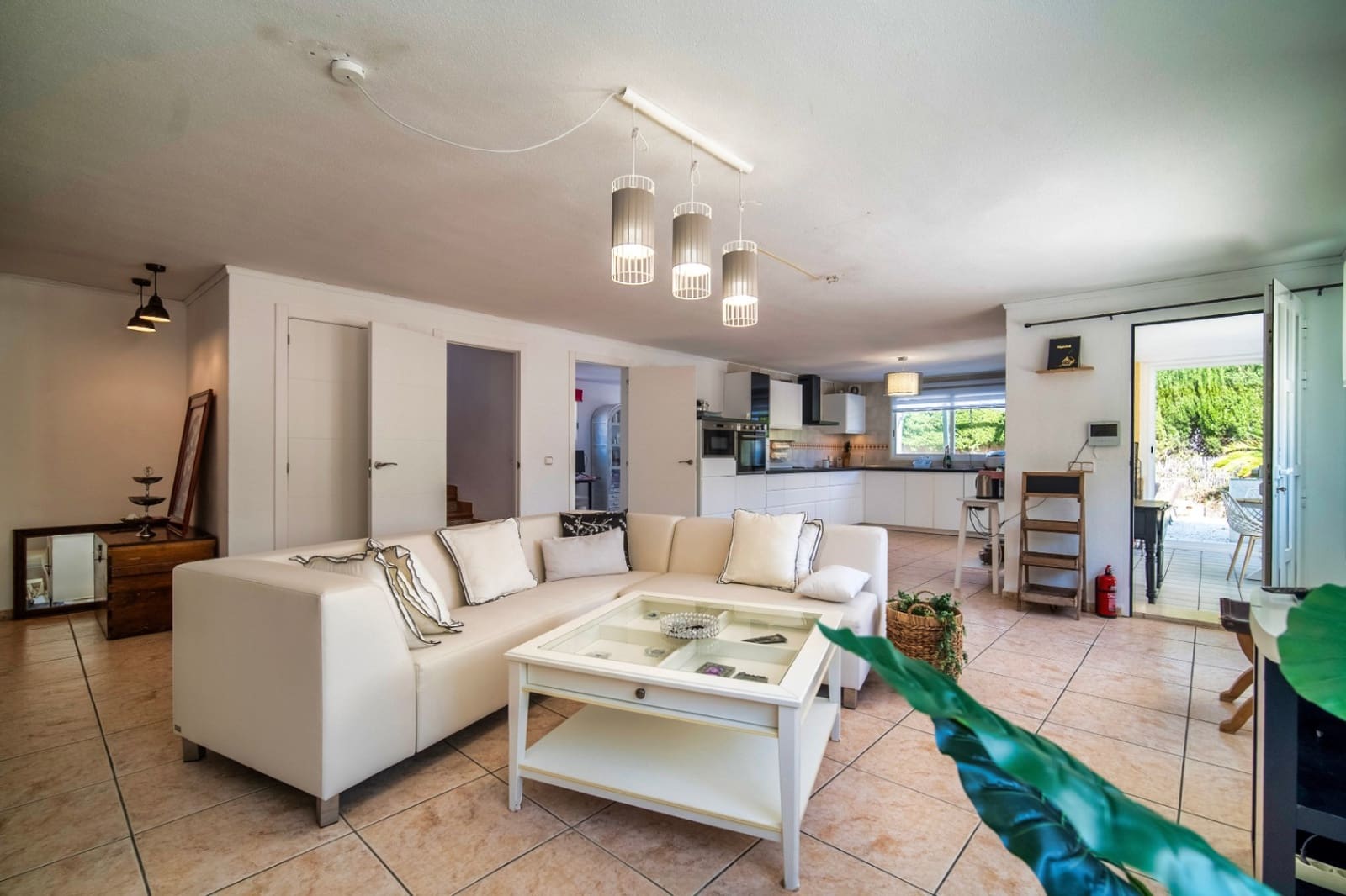 3 bedroom Villa for sale in La Nucia with pool garage - € 870,000 (Ref: 9417952)