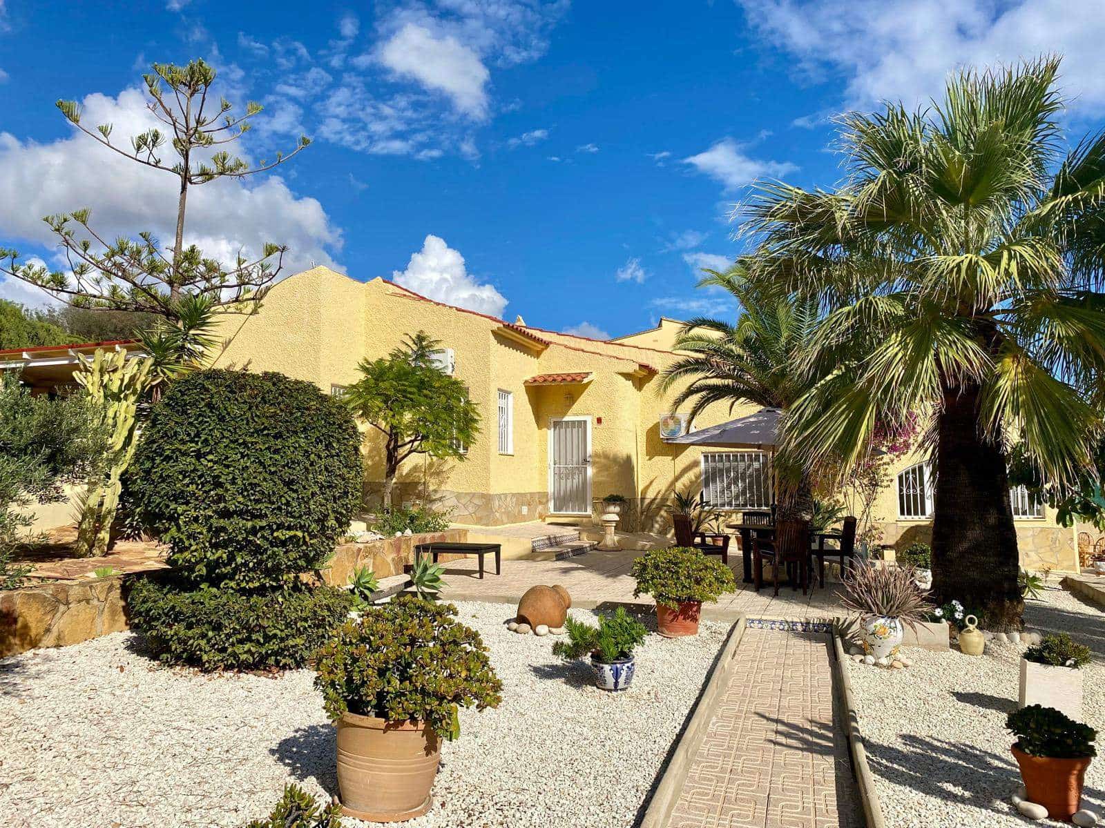 4 Zimmer Villa zu verkaufen in La Nucia mit Pool Garage - 655.000 € (Ref: 9417953)