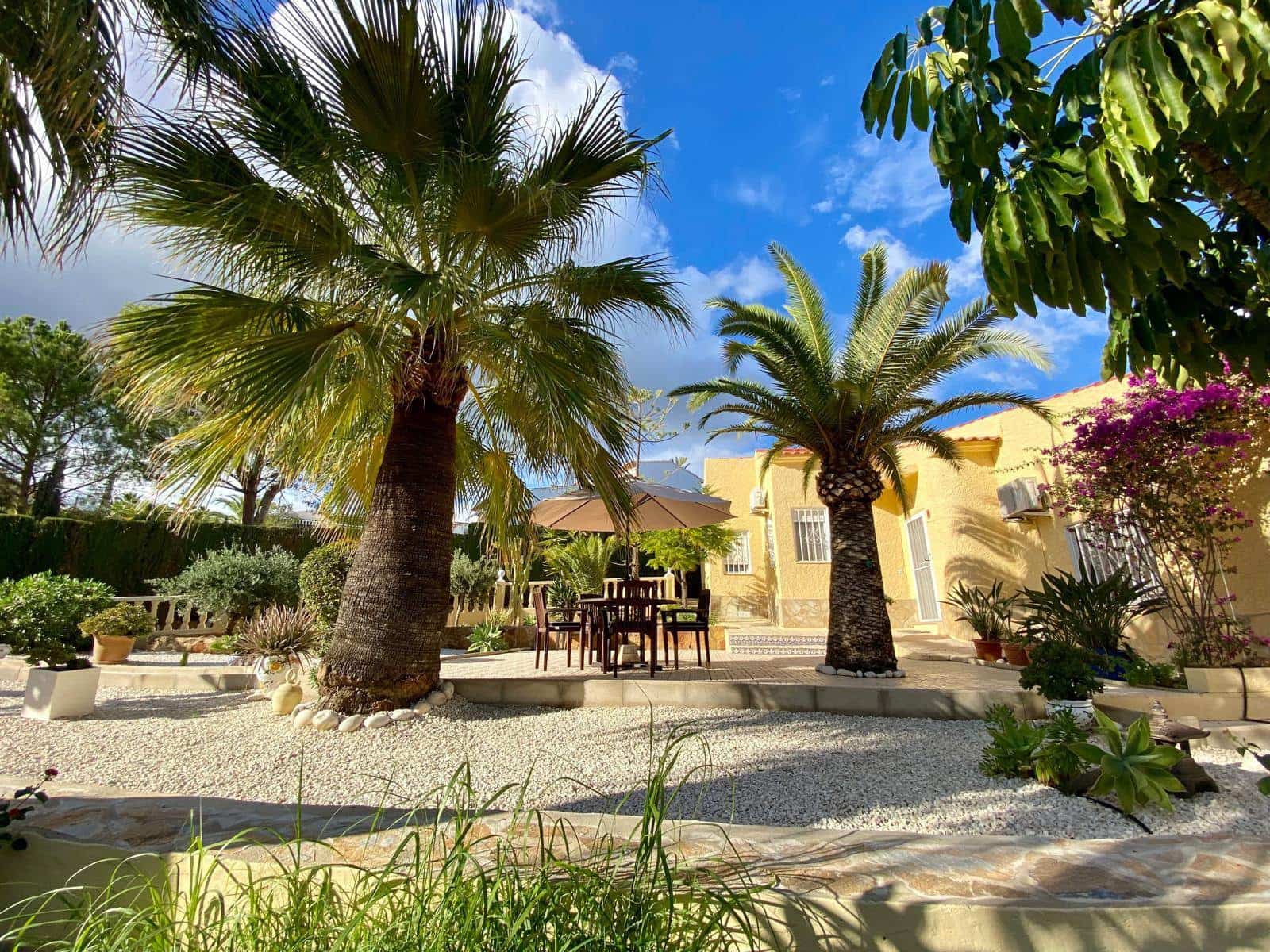 4 Zimmer Villa zu verkaufen in La Nucia mit Pool Garage - 655.000 € (Ref: 9417953)