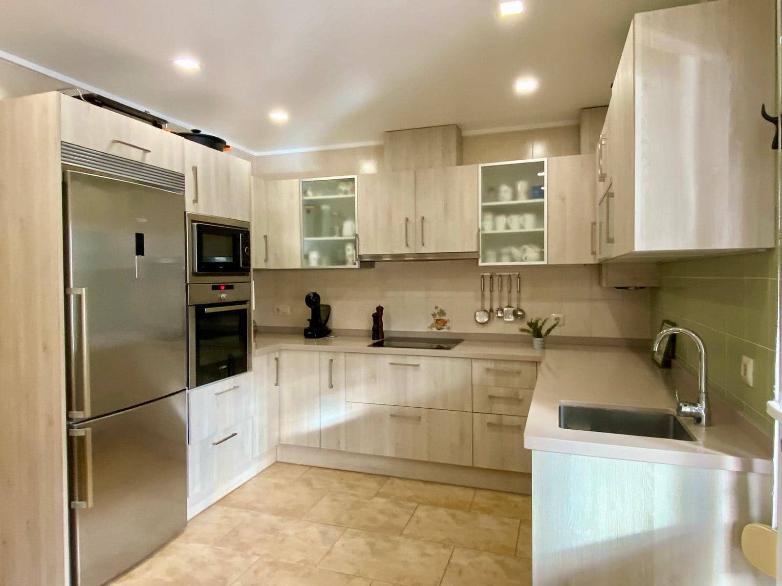 4 Zimmer Villa zu verkaufen in La Nucia mit Pool Garage - 655.000 € (Ref: 9417953)