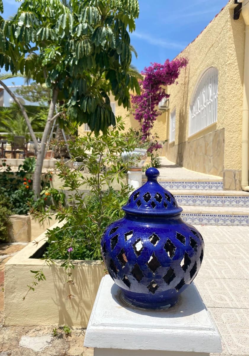 4 Zimmer Villa zu verkaufen in La Nucia mit Pool Garage - 655.000 € (Ref: 9417953)