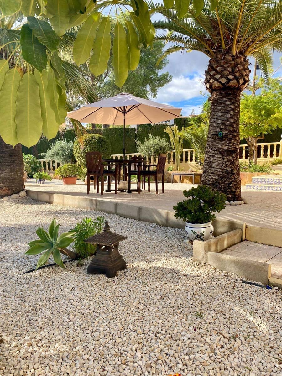 4 Zimmer Villa zu verkaufen in La Nucia mit Pool Garage - 655.000 € (Ref: 9417953)