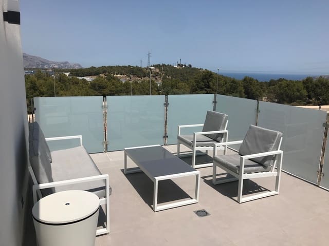 5 bedroom Villa for sale in Polop with garage - € 595,000 (Ref: 9417954)