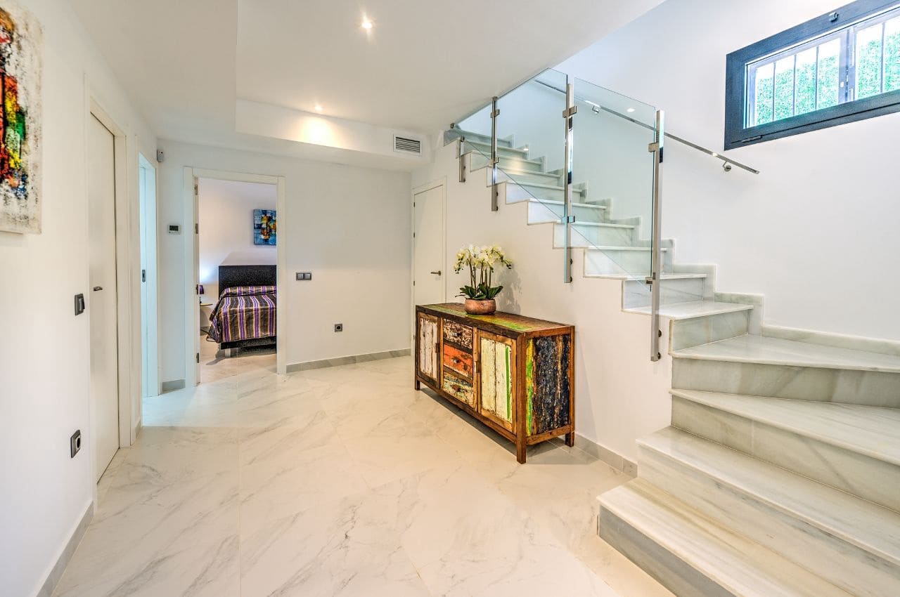 5 chambre Villa/Maison à vendre à Polop avec garage - 595 000 € (Ref: 9417954)