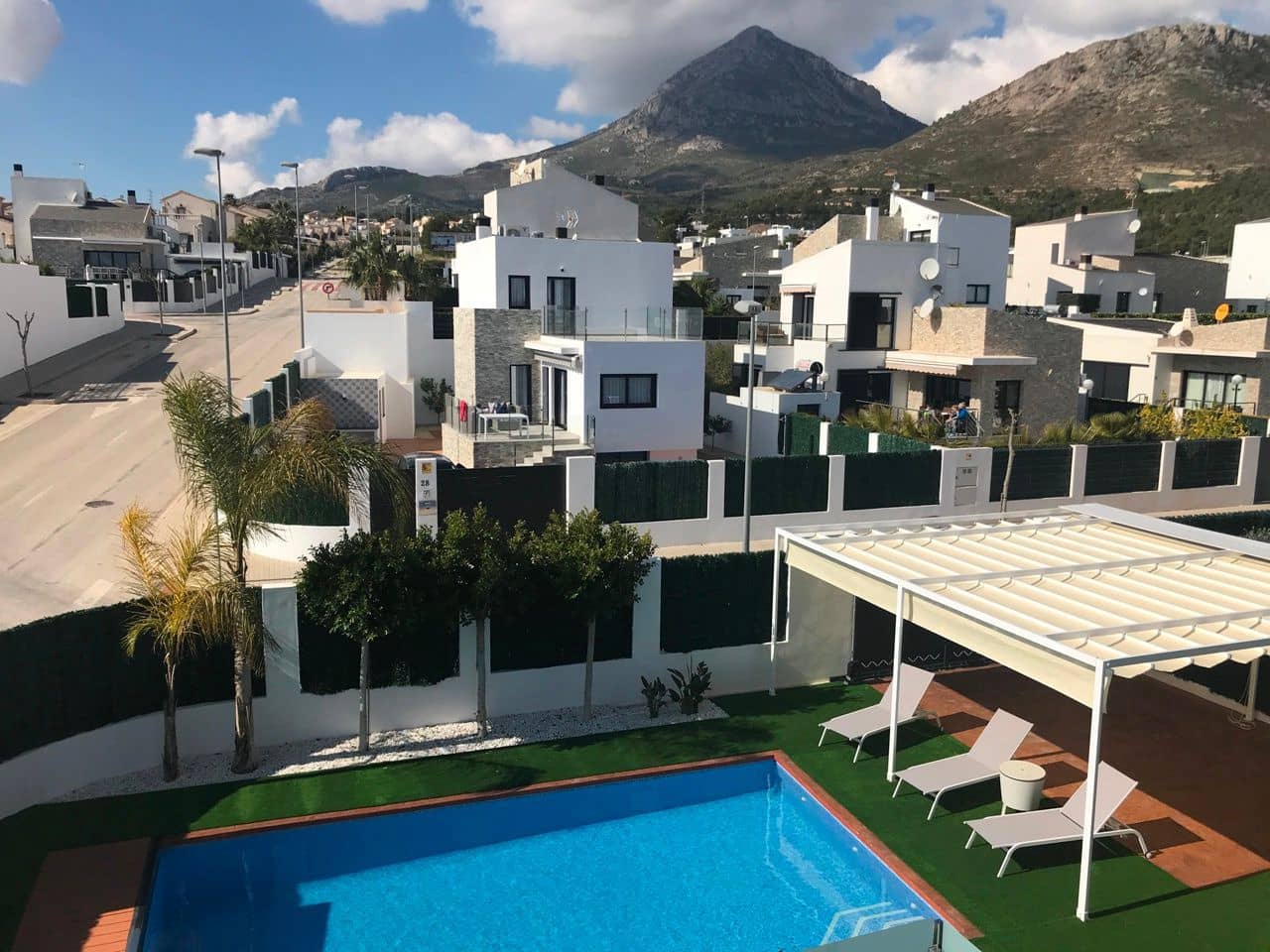 5 chambre Villa/Maison à vendre à Polop avec garage - 595 000 € (Ref: 9417954)