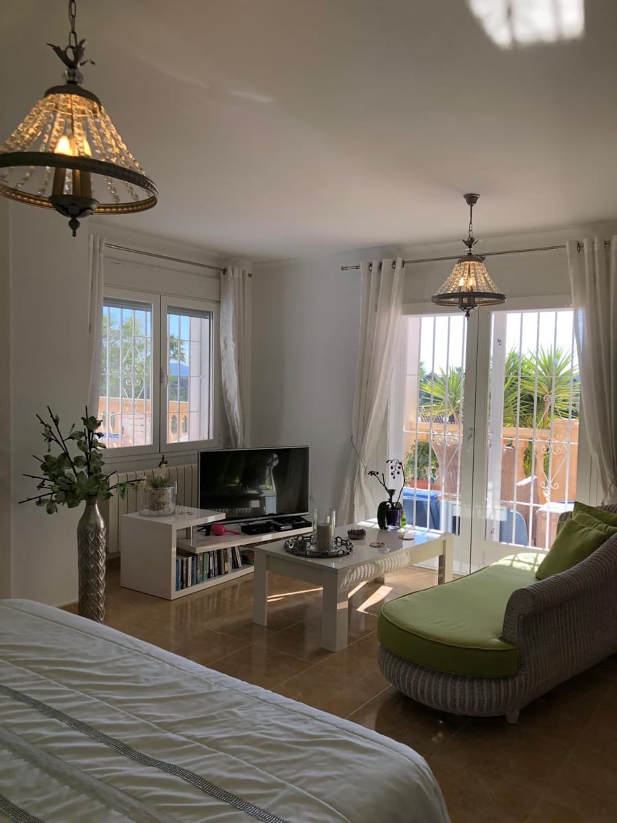 3 soverom Villa til salgs i Altea la Vella med svømmebasseng garasje - € 950 000 (Ref: 9417955)