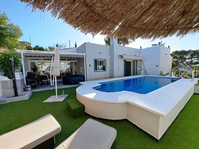 3 soveværelse Villa til salg i La Nucia med swimmingpool garage - € 495.000 (Ref: 9417959)