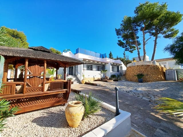 3 soveværelse Villa til salg i La Nucia med swimmingpool garage - € 495.000 (Ref: 9417959)