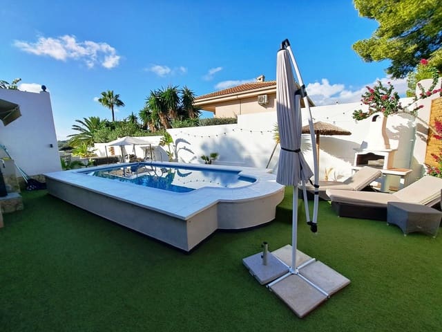 3 soveværelse Villa til salg i La Nucia med swimmingpool garage - € 495.000 (Ref: 9417959)