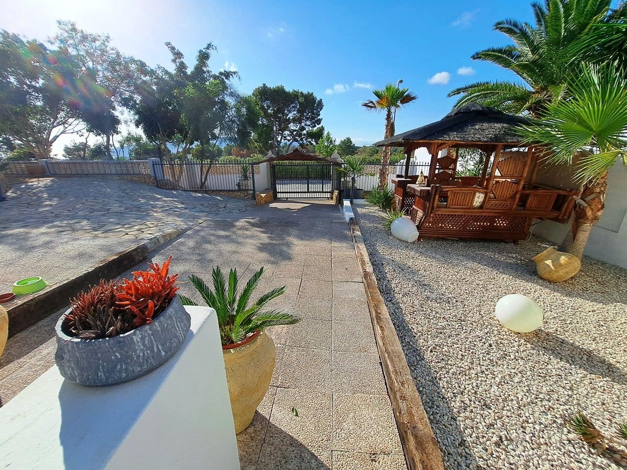 3 soveværelse Villa til salg i La Nucia med swimmingpool garage - € 495.000 (Ref: 9417959)