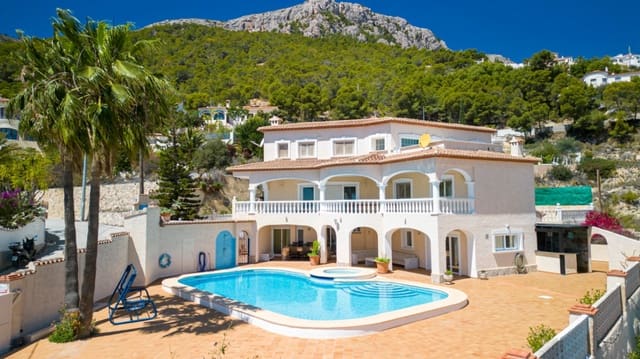 4 soveværelse Villa til salg i Calpe / Calp med swimmingpool garage - € 855.000 (Ref: 9417962)
