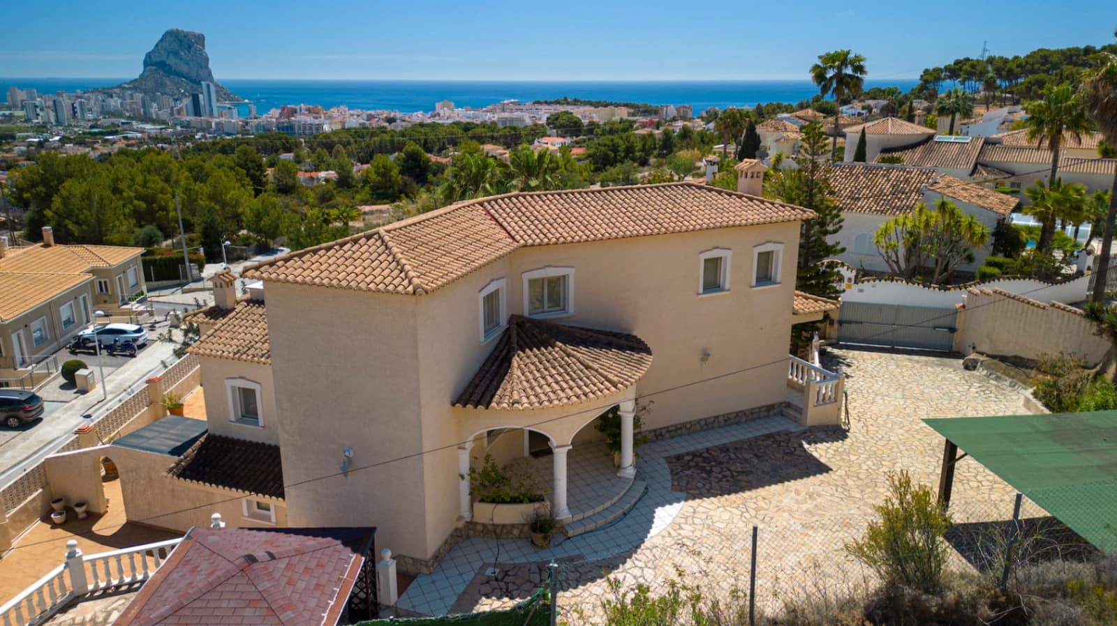 4 soveværelse Villa til salg i Calpe / Calp med swimmingpool garage - € 855.000 (Ref: 9417962)