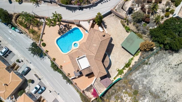 4 soveværelse Villa til salg i Calpe / Calp med swimmingpool garage - € 855.000 (Ref: 9417962)