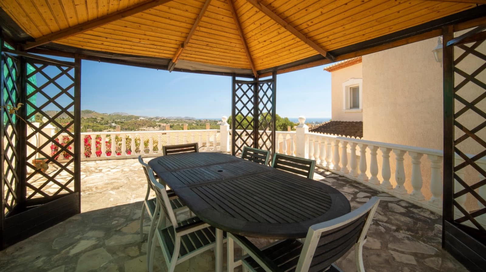 4 soveværelse Villa til salg i Calpe / Calp med swimmingpool garage - € 855.000 (Ref: 9417962)