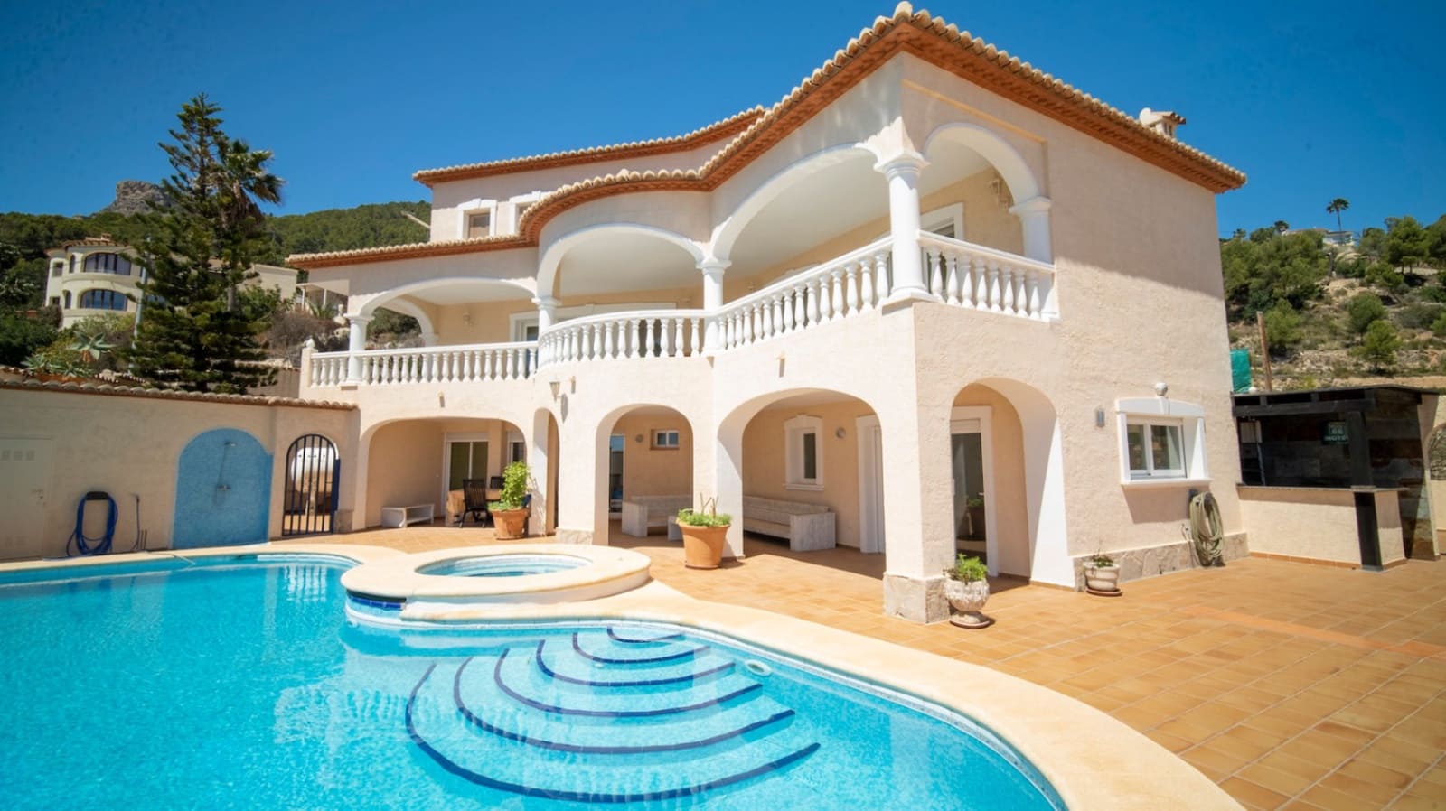 4 soveværelse Villa til salg i Calpe / Calp med swimmingpool garage - € 855.000 (Ref: 9417962)