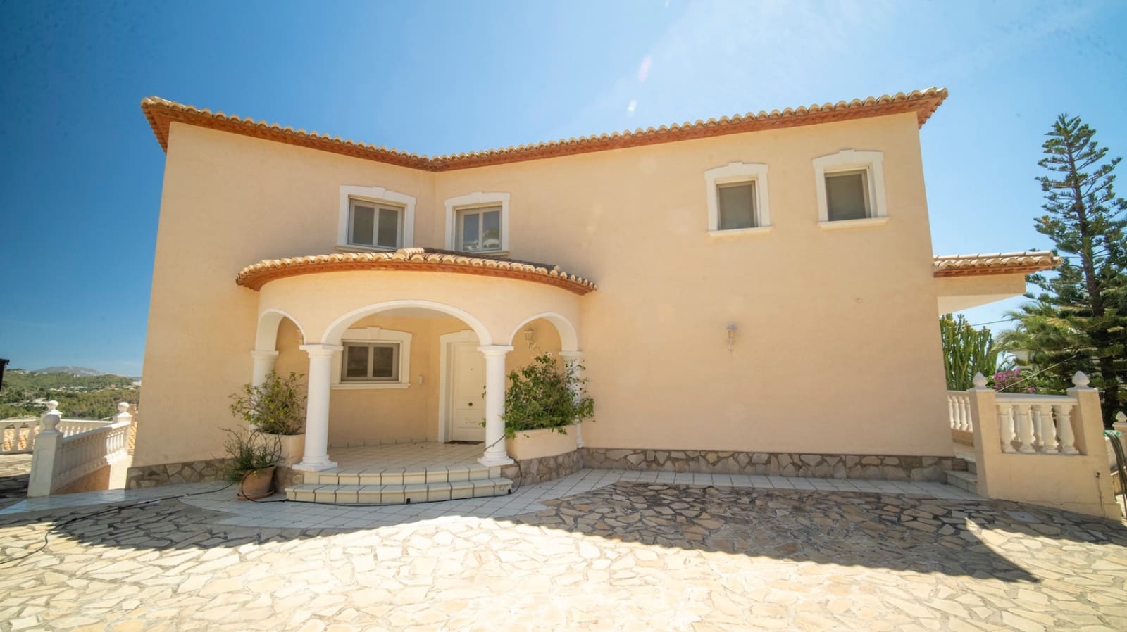 4 soveværelse Villa til salg i Calpe / Calp med swimmingpool garage - € 855.000 (Ref: 9417962)