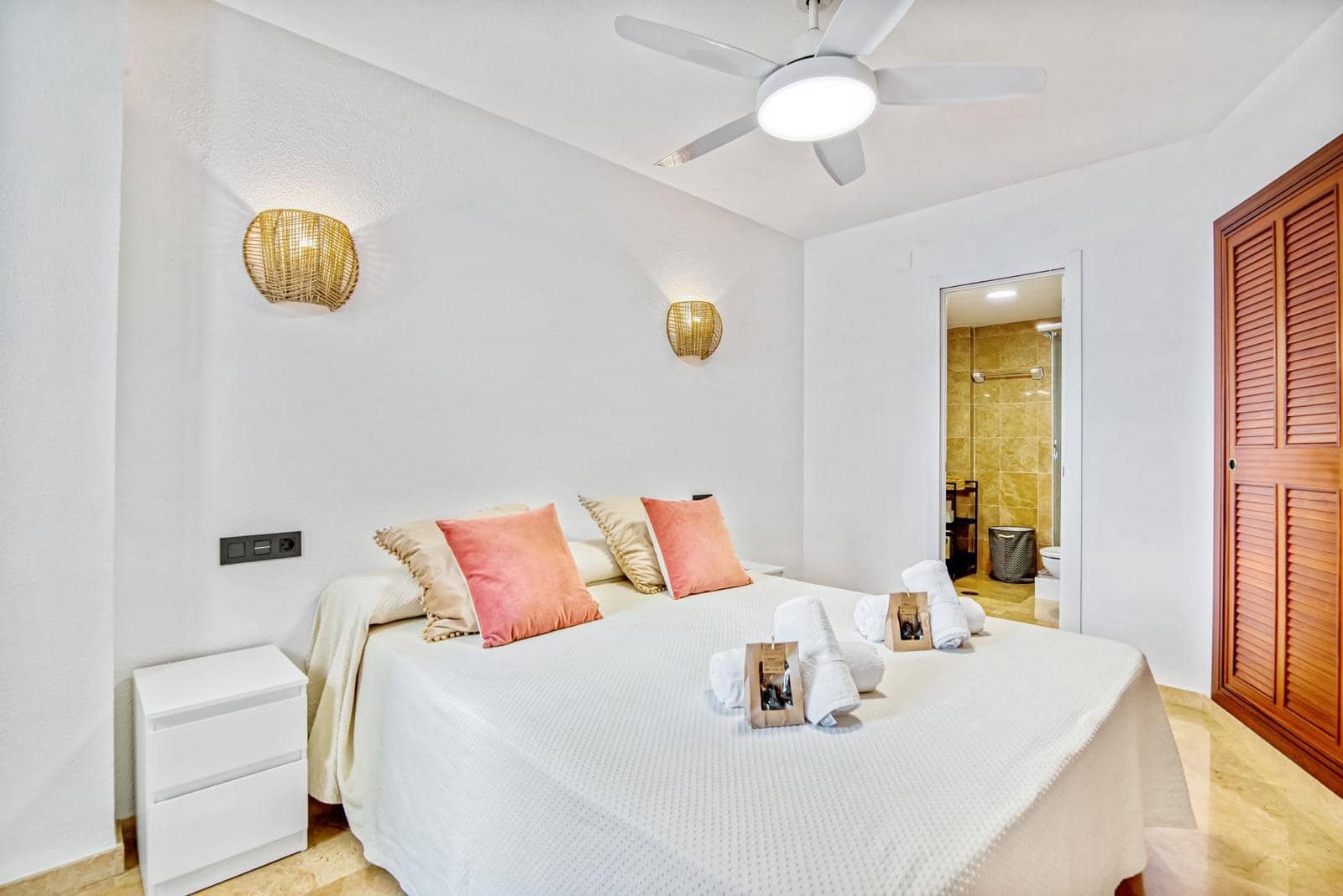 1 bedroom Apartment for sale in Altea with pool - € 325,000 (Ref: 9417963)