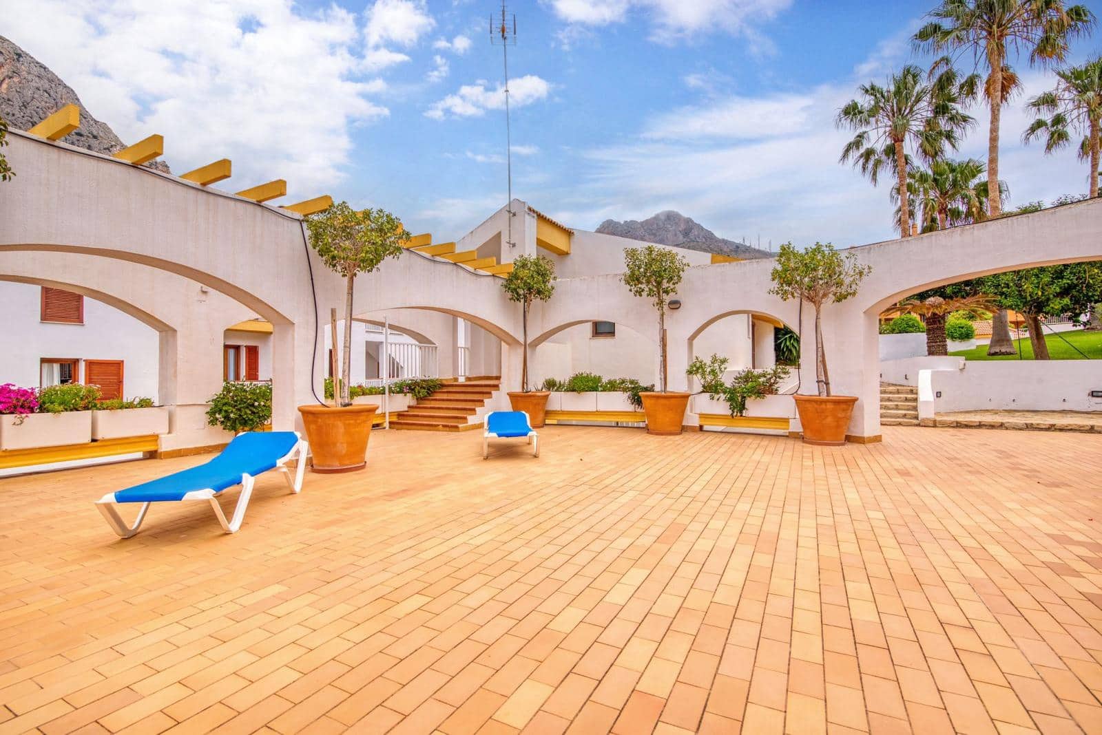 1 bedroom Apartment for sale in Altea with pool - € 325,000 (Ref: 9417963)