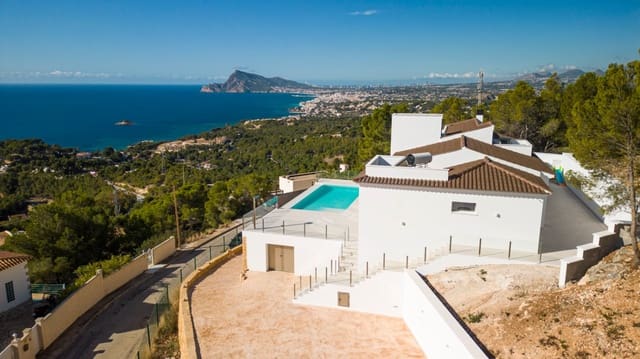 3 bedroom Villa for sale in Altea with pool garage - € 1,788,000 (Ref: 9417965)