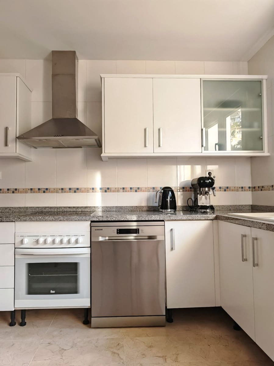 2 bedroom Apartment for sale in Altea with pool garage - € 299,000 (Ref: 9417966)