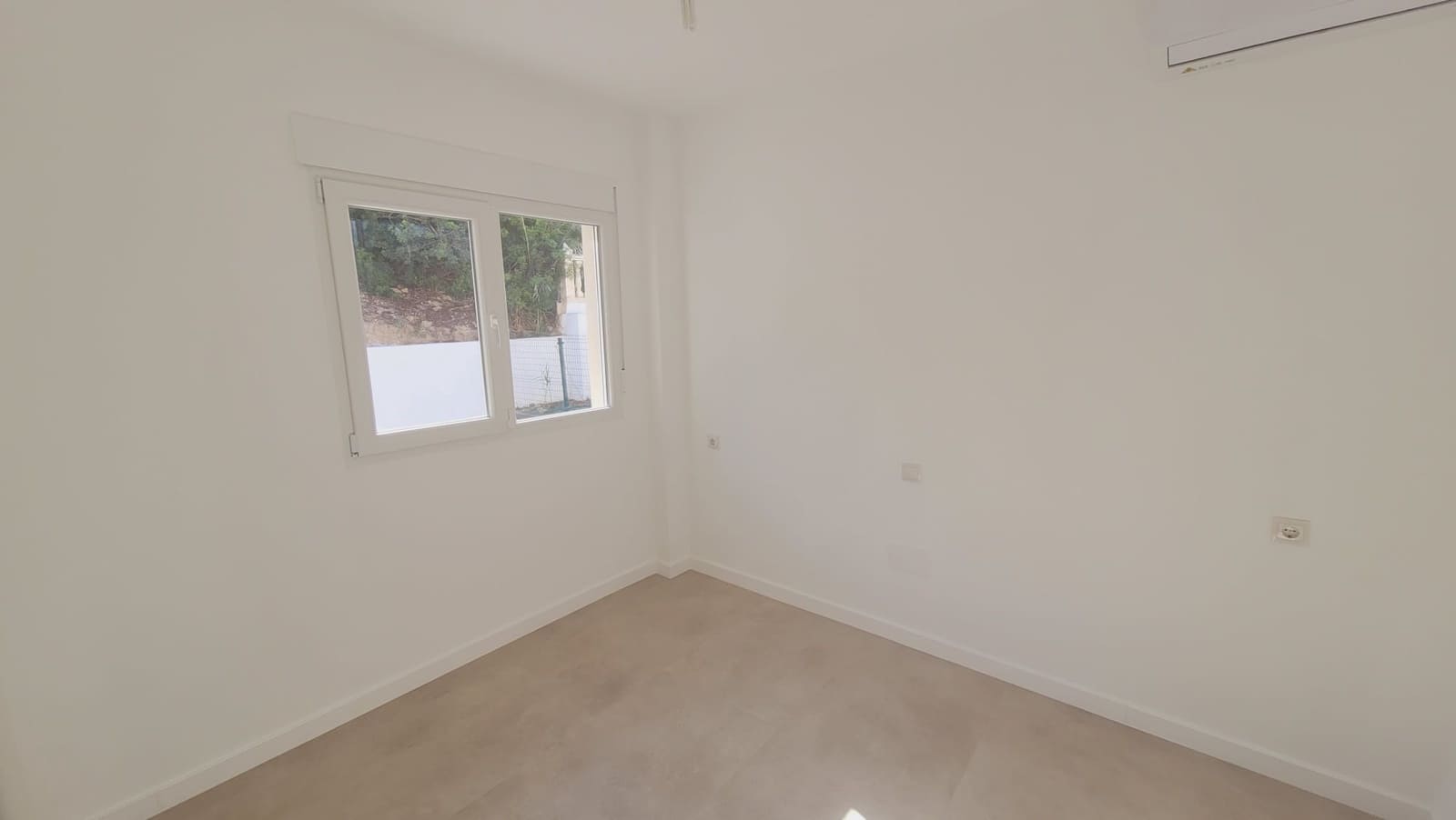 3 soverom Villa til salgs i El Campello med garasje - € 550 000 (Ref: 9417967)