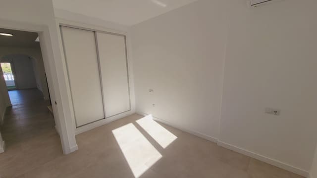 3 soverom Villa til salgs i El Campello med garasje - € 550 000 (Ref: 9417967)