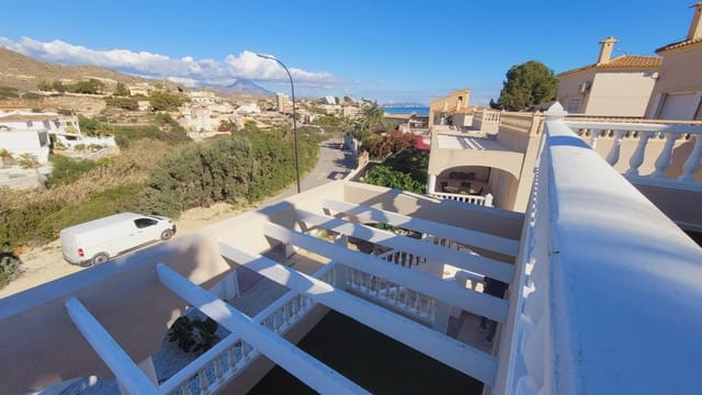 3 soverom Villa til salgs i El Campello med garasje - € 550 000 (Ref: 9417967)