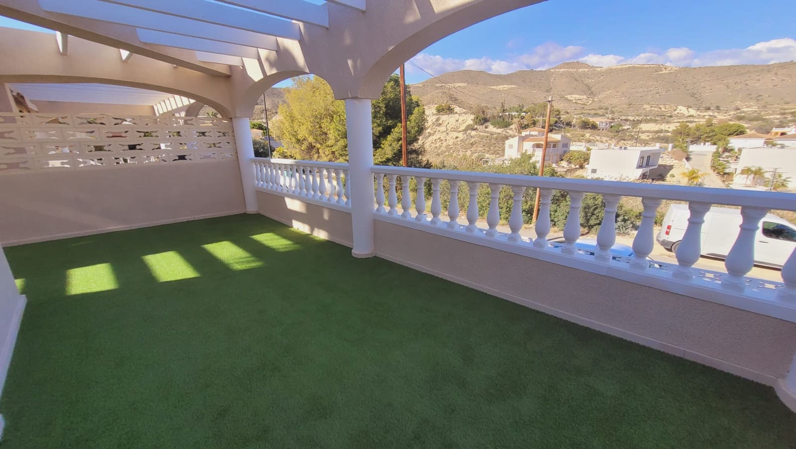 3 soverom Villa til salgs i El Campello med garasje - € 550 000 (Ref: 9417967)