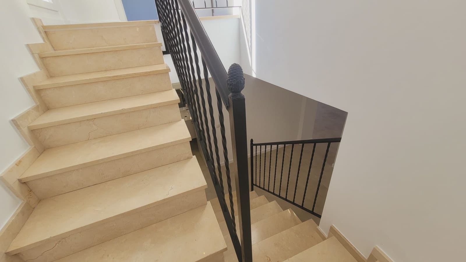 3 soverom Villa til salgs i El Campello med garasje - € 550 000 (Ref: 9417967)