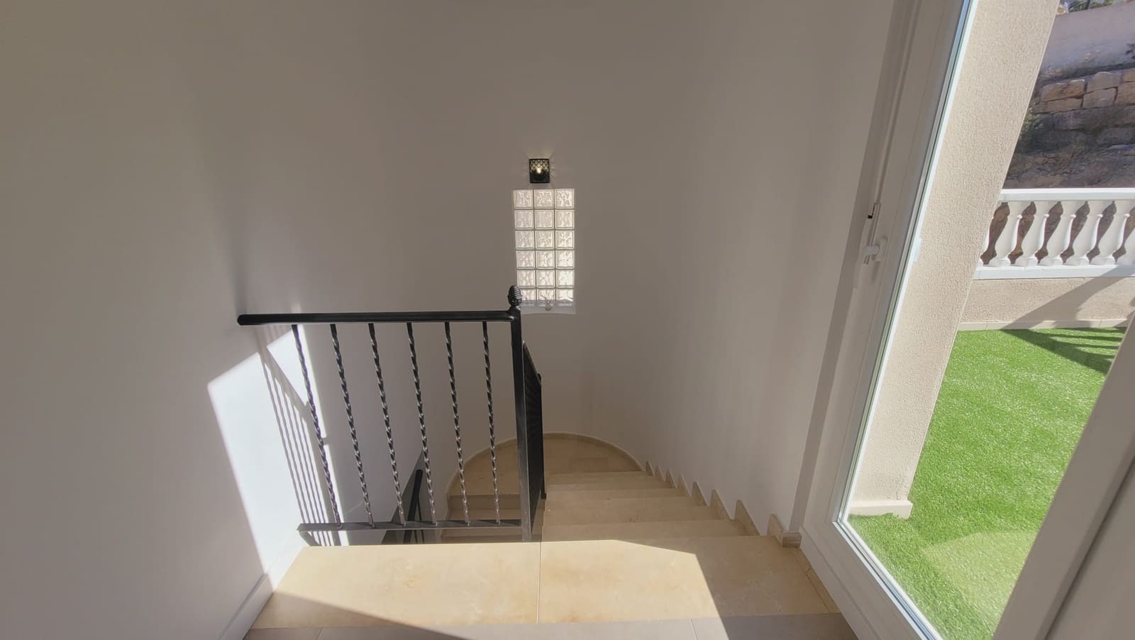 3 soverom Villa til salgs i El Campello med garasje - € 550 000 (Ref: 9417967)