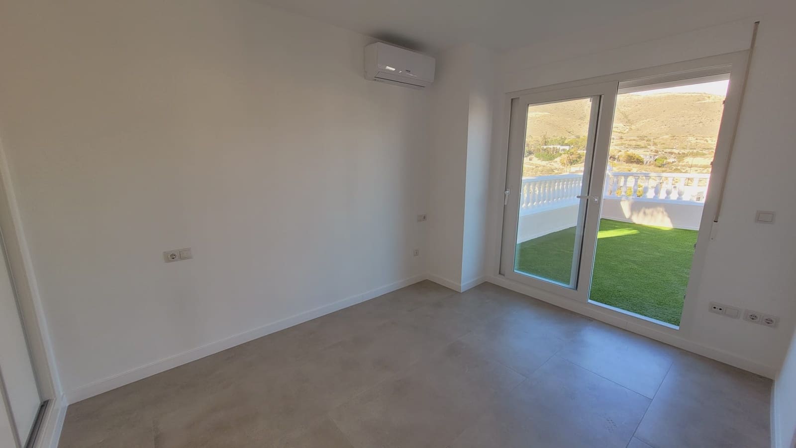 3 soverom Villa til salgs i El Campello med garasje - € 550 000 (Ref: 9417967)