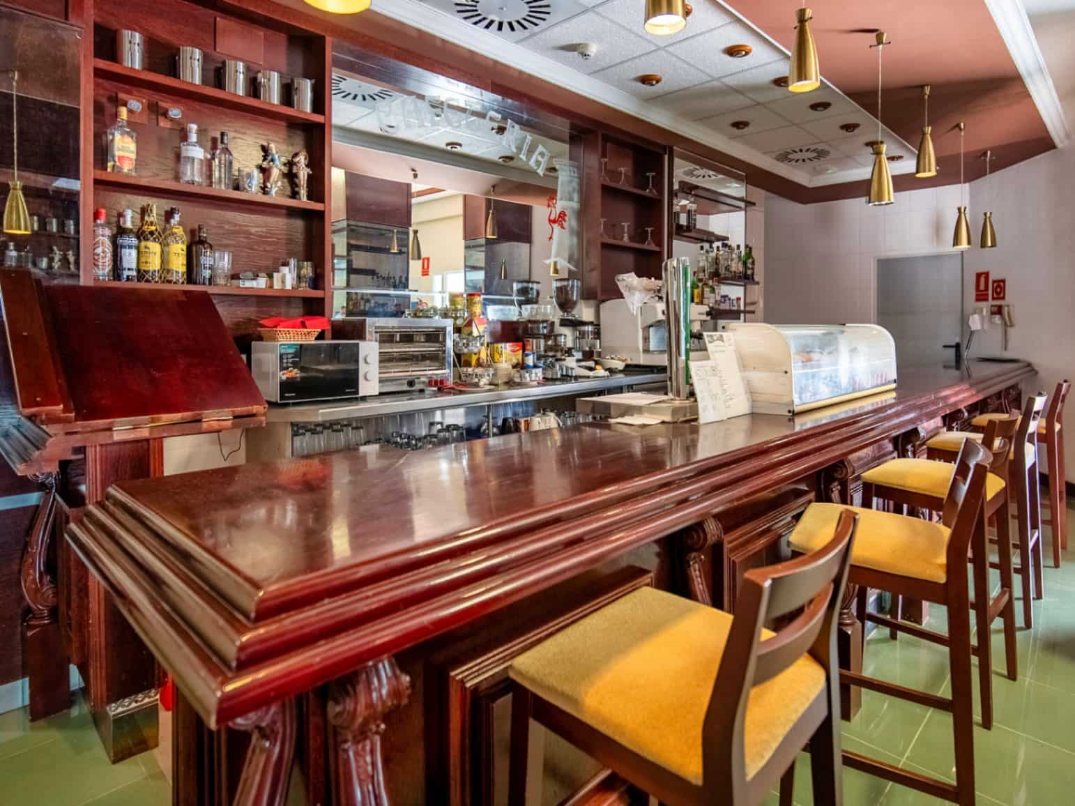 Hotell til salgs i El Campello med svømmebasseng garasje - € 12 500 000 (Ref: 9417969)