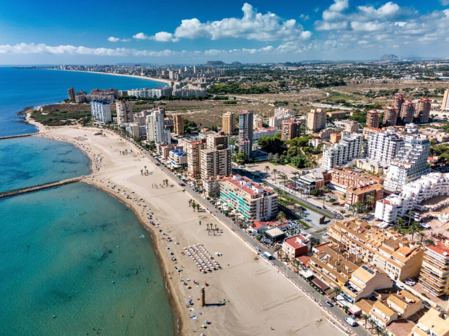 Hotell til salgs i El Campello med svømmebasseng garasje - € 12 500 000 (Ref: 9417969)