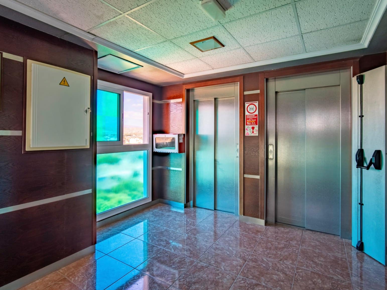 Hotell til salgs i El Campello med svømmebasseng garasje - € 12 500 000 (Ref: 9417969)