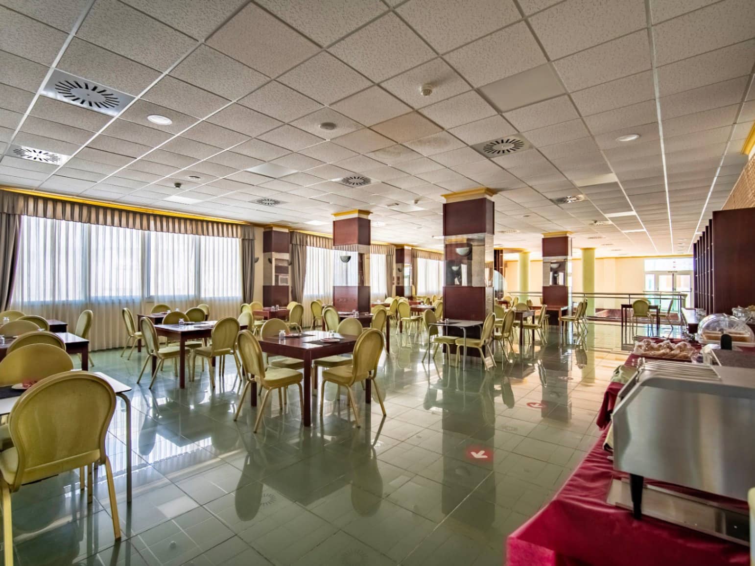 Hotell til salgs i El Campello med svømmebasseng garasje - € 12 500 000 (Ref: 9417969)