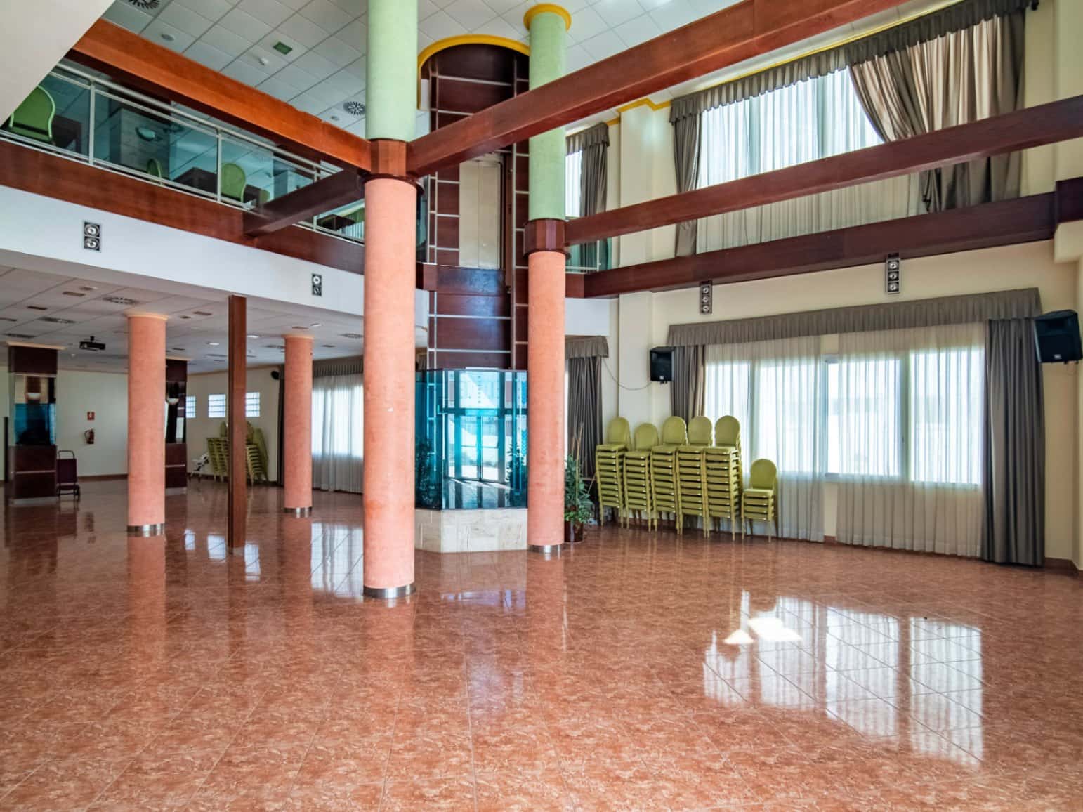 Hotell til salgs i El Campello med svømmebasseng garasje - € 12 500 000 (Ref: 9417969)