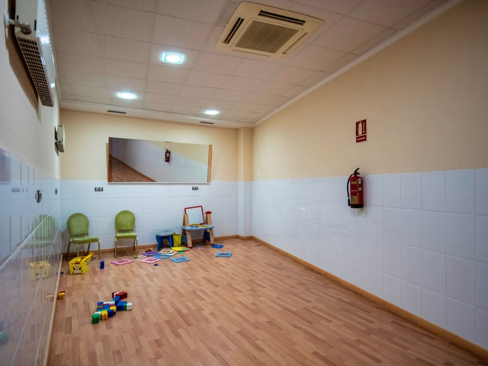 Hotell til salgs i El Campello med svømmebasseng garasje - € 12 500 000 (Ref: 9417969)